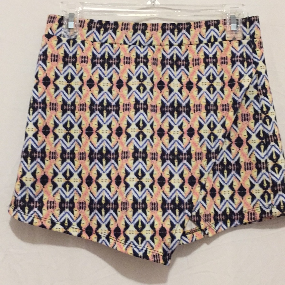 About a girl Los Angeles Medium skort geometric